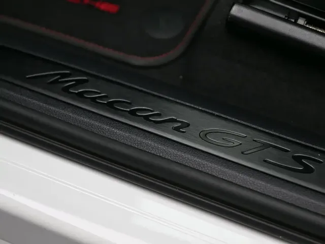 Porsche Macan — Фото автомобиля 18