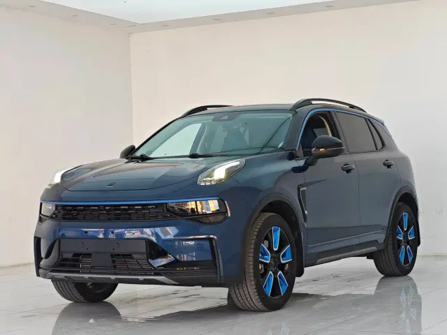 Фотография автомобиля — Lynk & Co 01