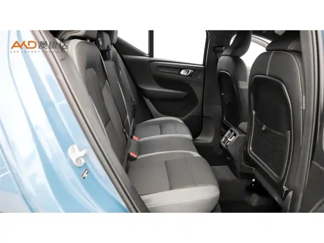 Volvo XC40 — Фото автомобиля 8
