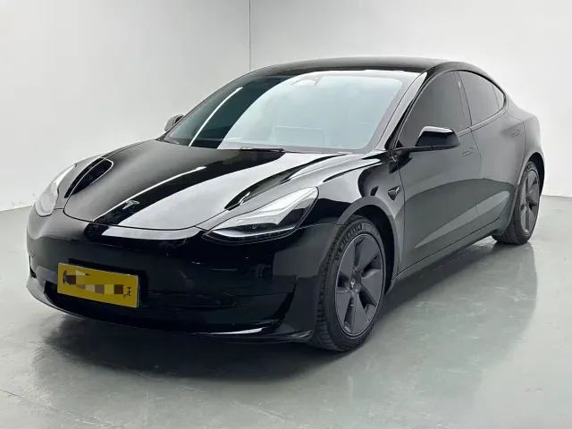 Фотография автомобиля — Tesla Model 3