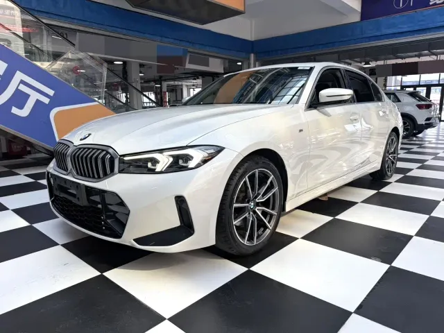 Фотография автомобиля — BMW 3 Series