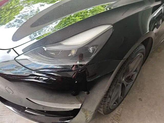 Tesla Model 3 — Фото автомобиля 23