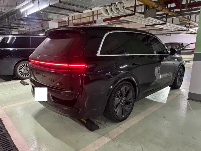 Li Auto L8 — Фото автомобиля 7