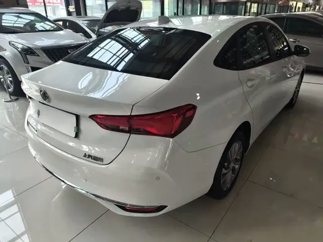 Buick Verano — Фото автомобиля 6