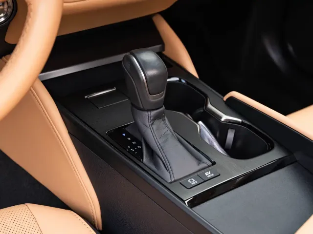 Lexus ES — Фото автомобиля 15