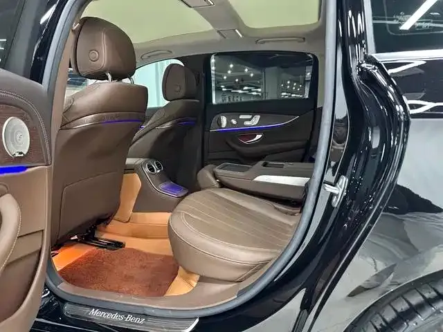 Mercedes-Benz E-Class — Фото автомобиля 18
