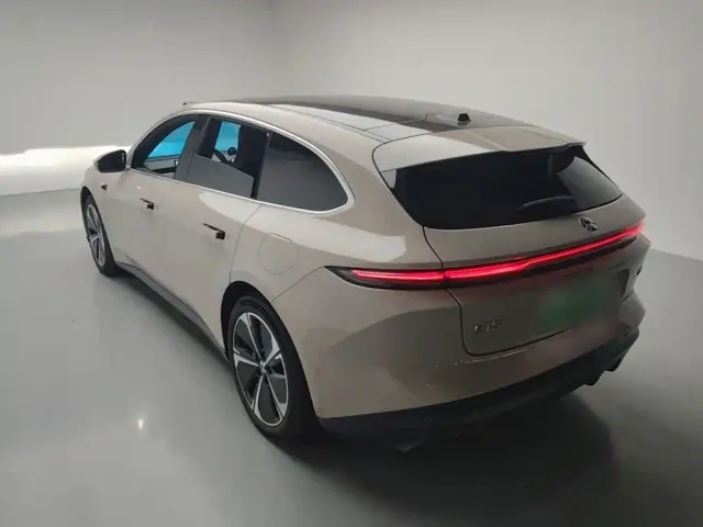 Nio ET5 Touring — Фото автомобиля 4
