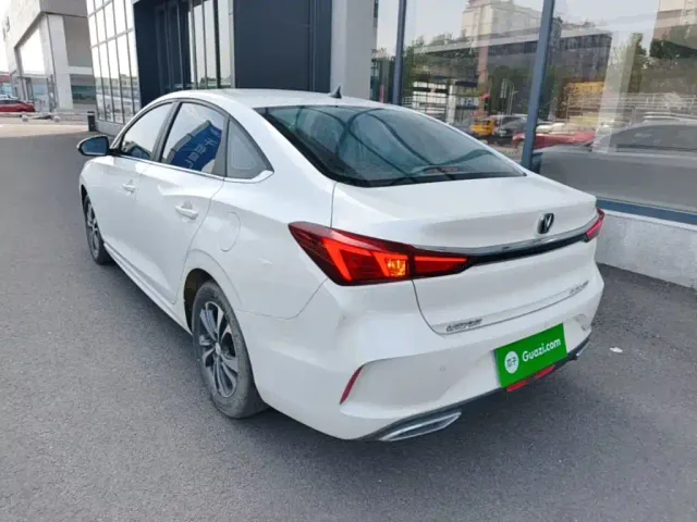 Changan Eado — Фото автомобиля 4