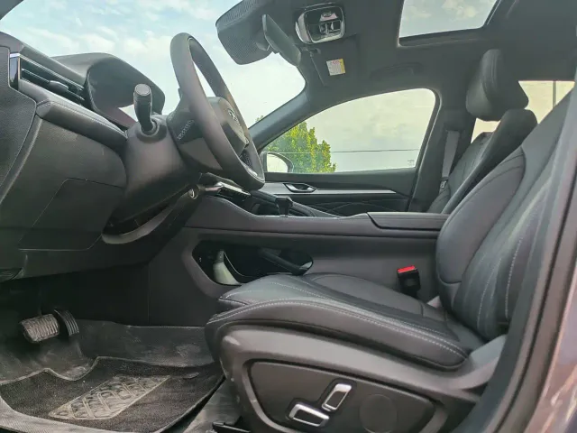 Geely Xingrui — Фото автомобиля 4