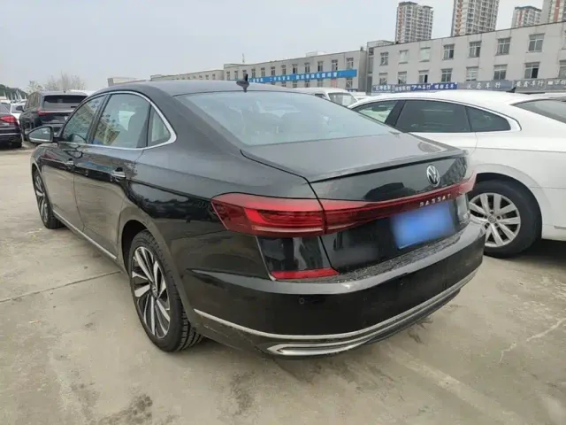 Volkswagen Passat — Фото автомобиля 4