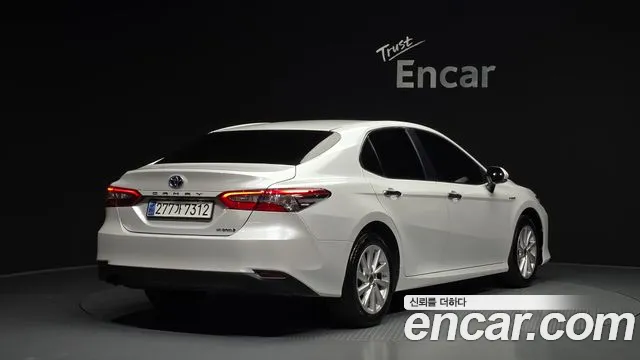 Toyota Camry — Фото автомобиля 2