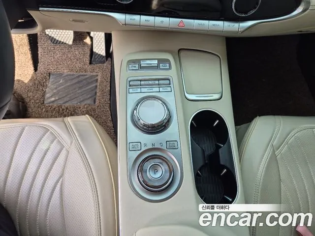 Genesis GV70 — Фото автомобиля 15