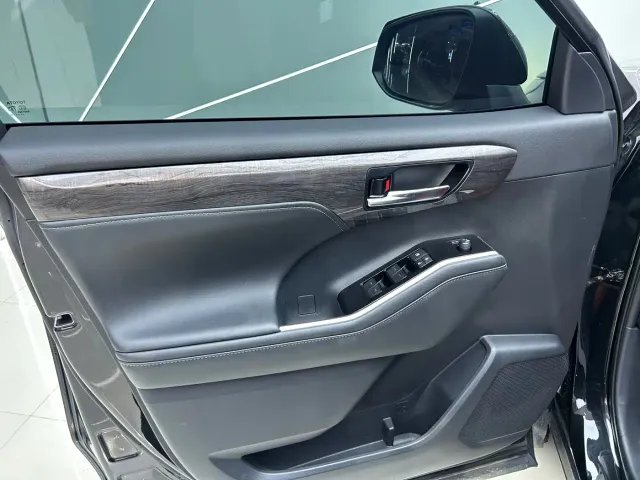 Toyota Crown Kluger — Фото автомобиля 7