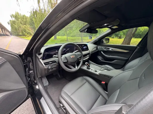 Cadillac CT5 — Фото автомобиля 13