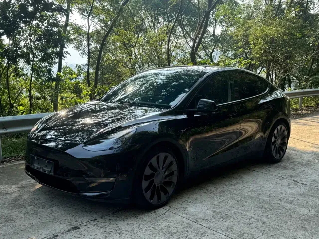 Фотография автомобиля — Tesla Model Y