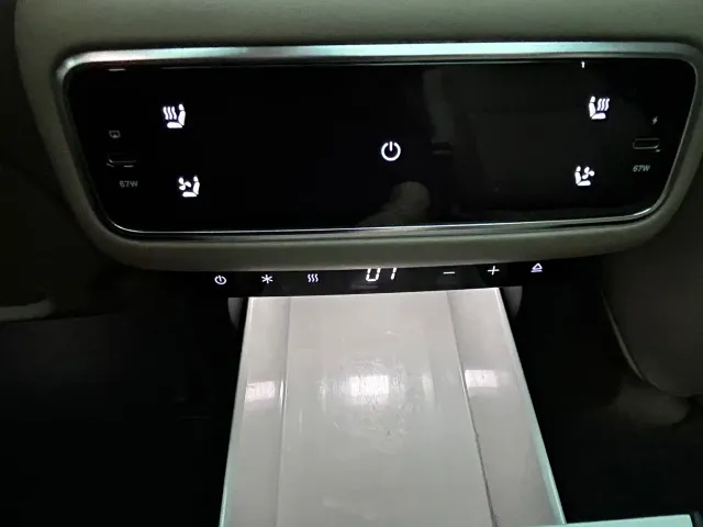 Li Auto L8 — Фото автомобиля 19
