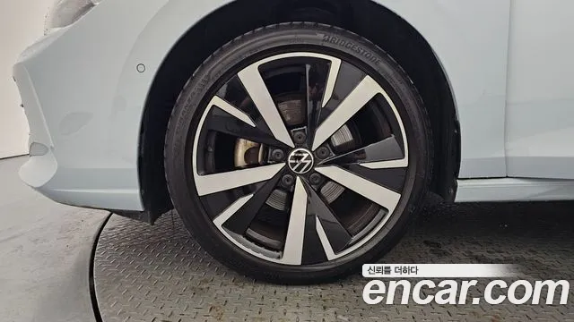 Volkswagen Golf Golf 8 поколение 2.0 TDI Prestige — Фото автомобиля 5