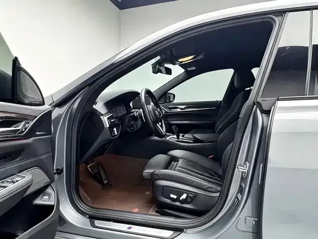 BMW 6 Series Gran Turismo — Фото автомобиля 14