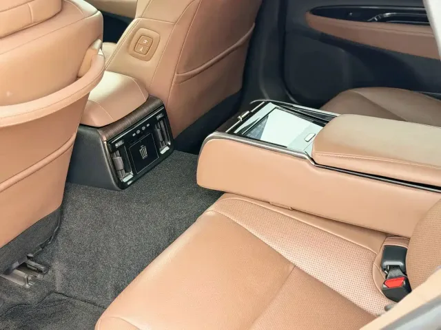 Toyota Crown — Фото автомобиля 15
