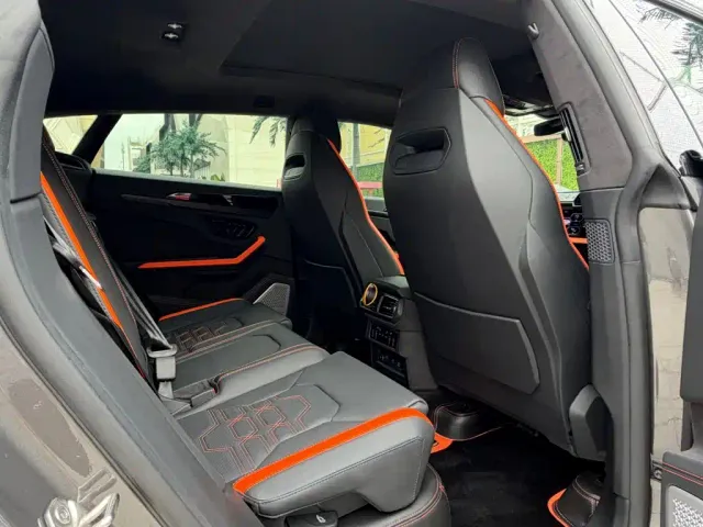 Lamborghini Urus — Фото автомобиля 13