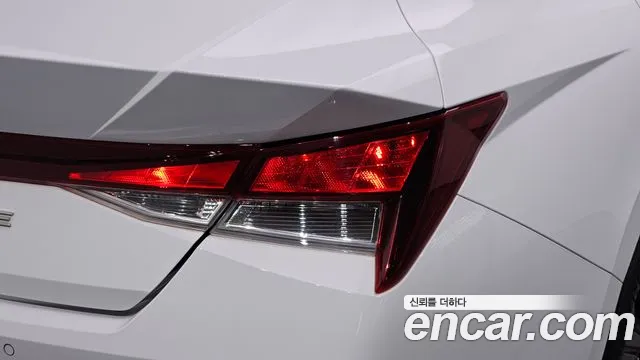 Hyundai Avante CN7 — Фото автомобиля 8