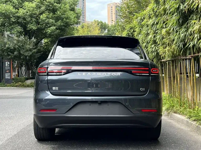 Leapmotor C11 — Фото автомобиля 5