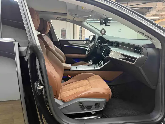 Audi A7L — Фото автомобиля 25