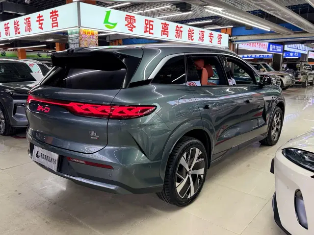 BYD Tang L — Фото автомобиля 6