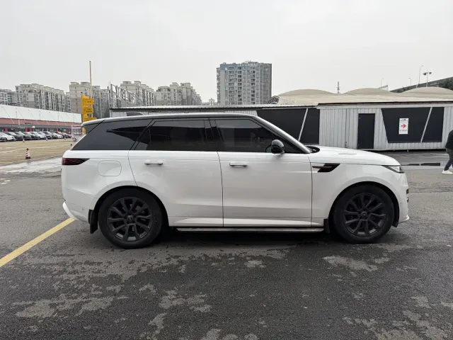 Land Rover Range Rover Sport — Фото автомобиля 4