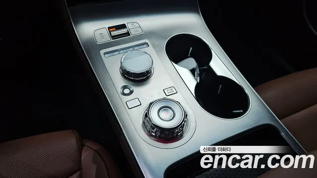 Genesis GV70 2.5T Бензин AWD — Фото автомобиля 9