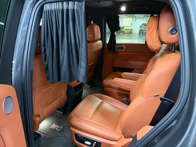 Li Auto L8 — Фото автомобиля 8