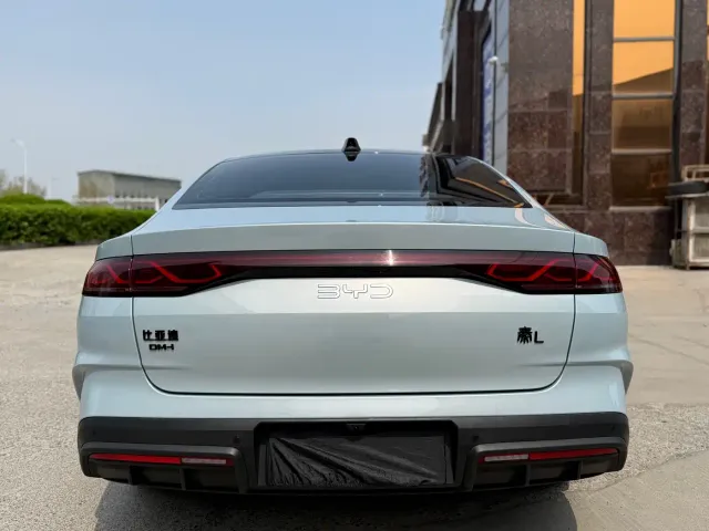 BYD Qin L — Фото автомобиля 6