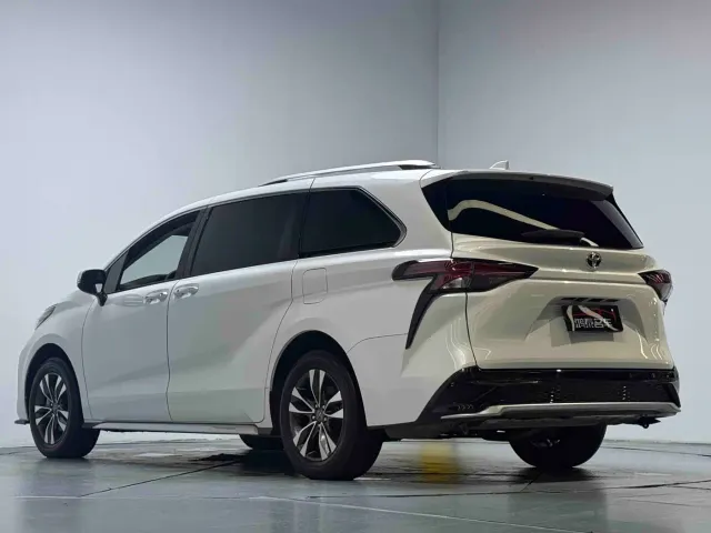 Toyota Granvia — Фото автомобиля 19