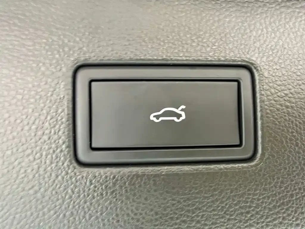 Volkswagen Tiguan L 2024 330TSI Automatic 2WD R-Line Premium Enjoyment Edition — Фото автомобиля 28