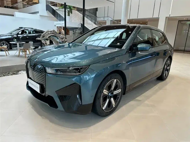 Фотография автомобиля — BMW iX