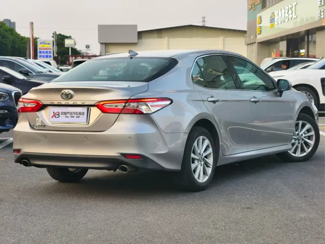 Toyota Camry — Фото автомобиля 4