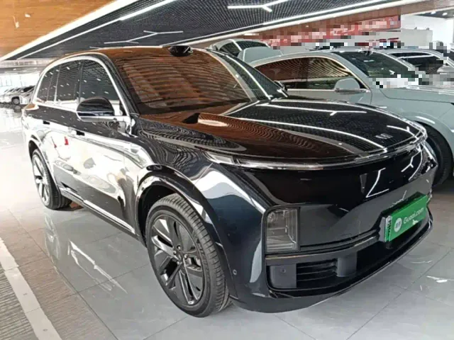 Li Auto L8 — Фото автомобиля 3