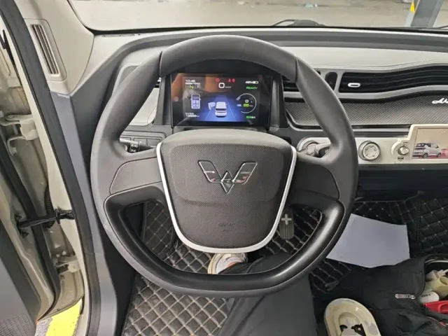 Wuling Hongguang Mini EV — Фото автомобиля 10