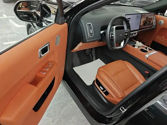 Li Auto L7 — Фото автомобиля 15