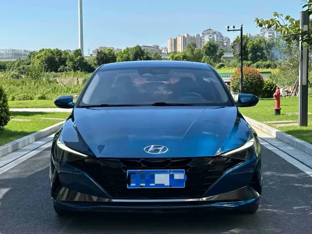 Hyundai Elantra — Фото автомобиля 2