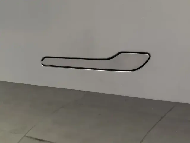 Tesla Model Y — Фото автомобиля 18