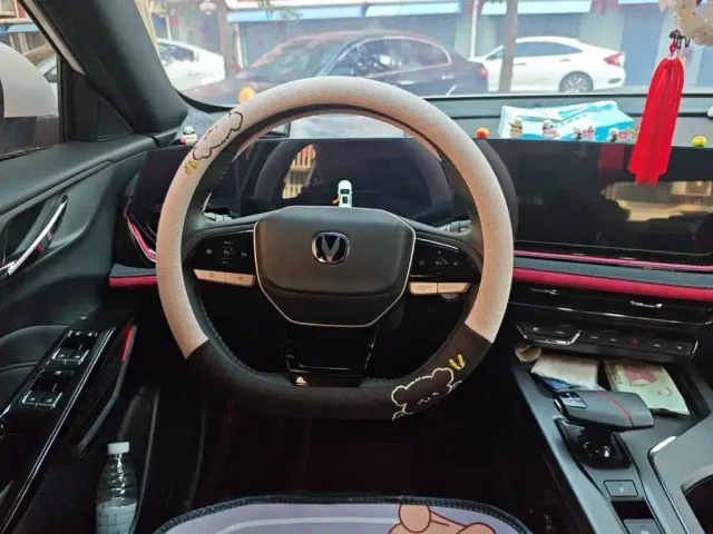 Changan X5 Plus — Фото автомобиля 6