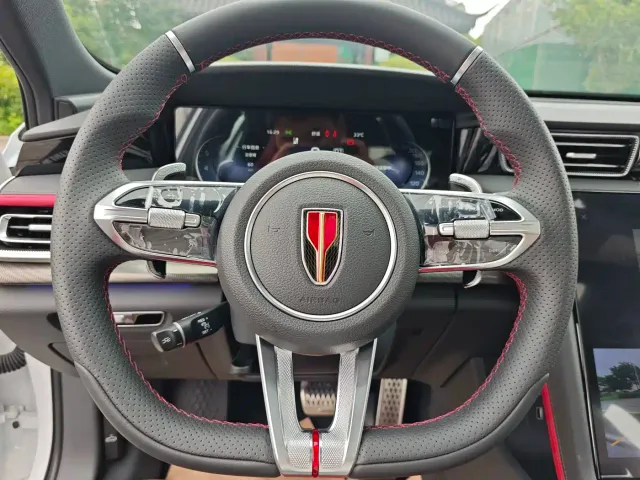 Hongqi H6 — Фото автомобиля 4