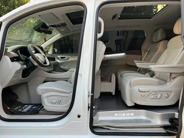 Roewe iMAX8 — Фото автомобиля 5