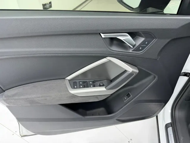 Audi Q3 — Фото автомобиля 11