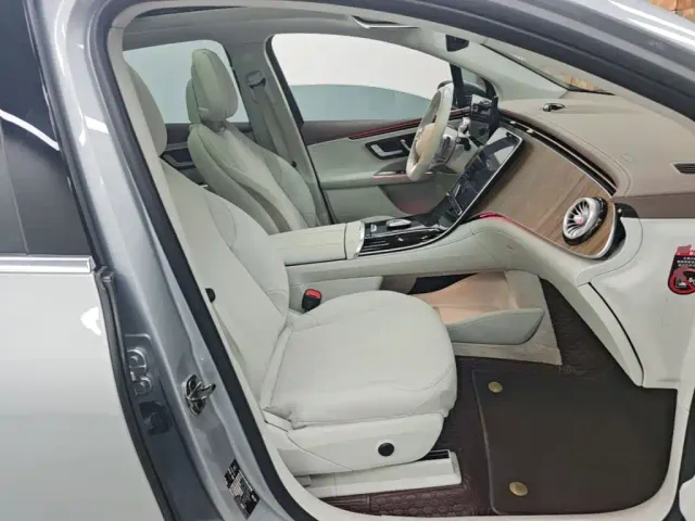 Mercedes-Benz EQE SUV — Фото автомобиля 24