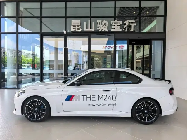 BMW M240i — Фото автомобиля 2