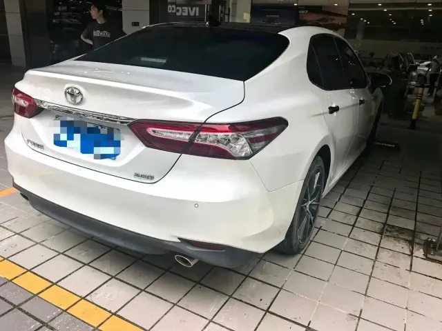 Toyota Camry — Фото автомобиля 2