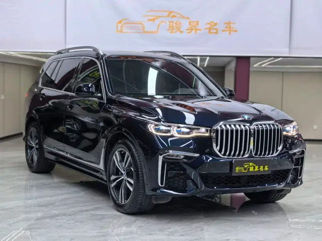 BMW X7 — Фото автомобиля 3
