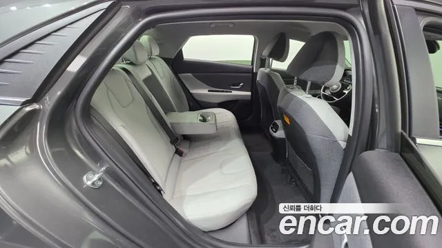 Hyundai AVANTE Avante (CN7) — Фото автомобиля 18